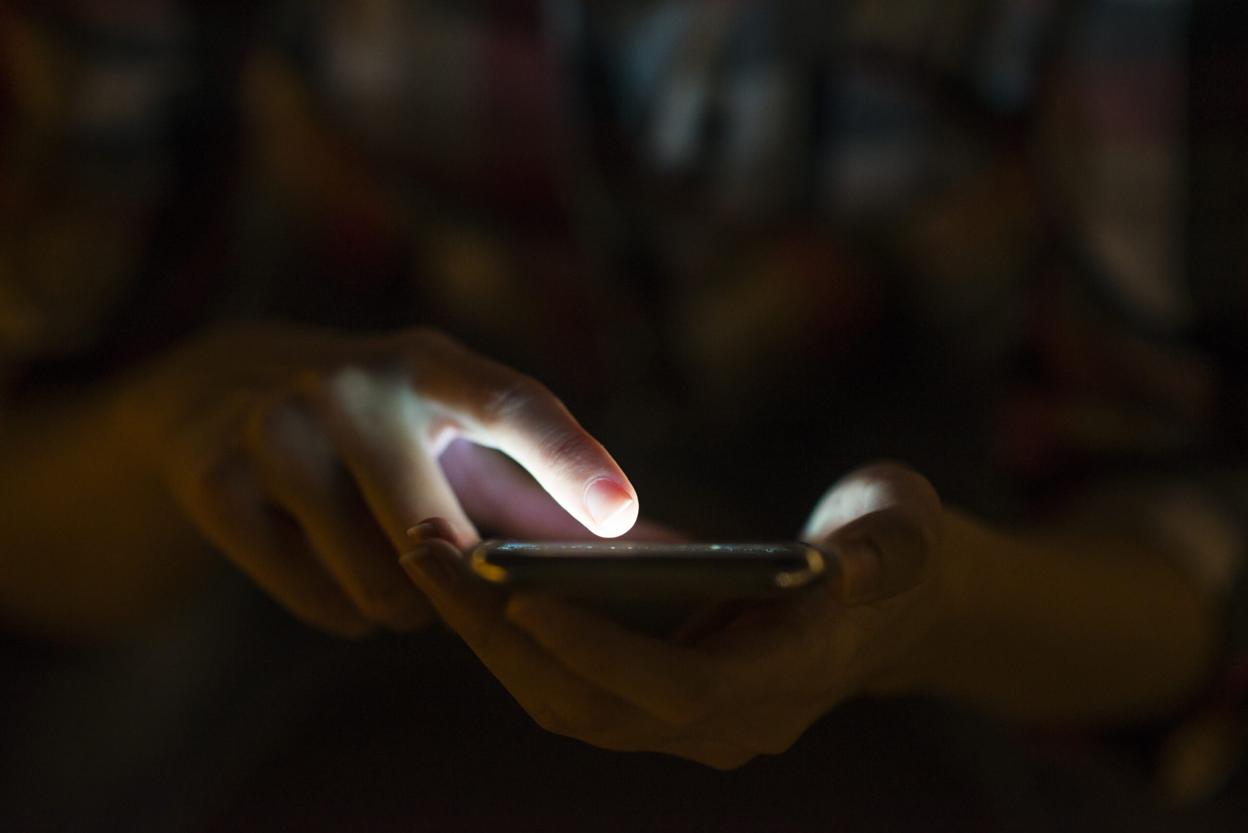 How to Turn Off Flashlight on iPhone